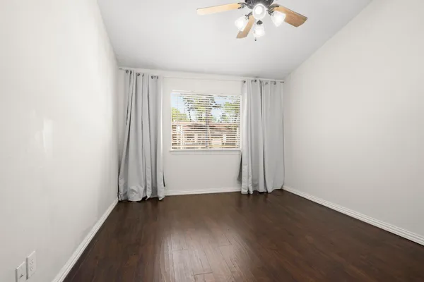 $1,250 | 3500 Tangle Brush Drive, Unit 20, The Woodlands, TX 77381