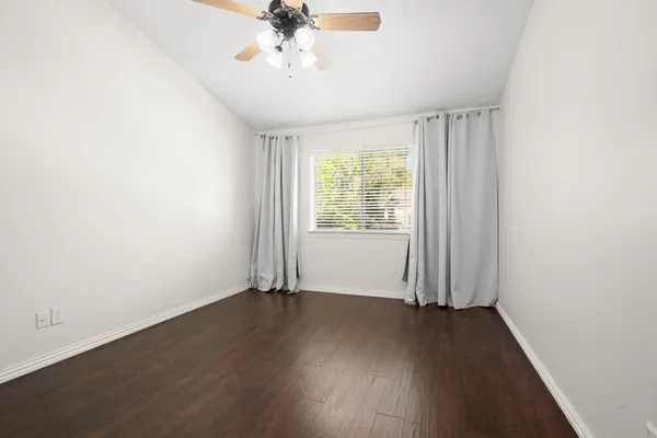 $1,250 | 3500 Tangle Brush Drive, Unit 20, The Woodlands, TX 77381