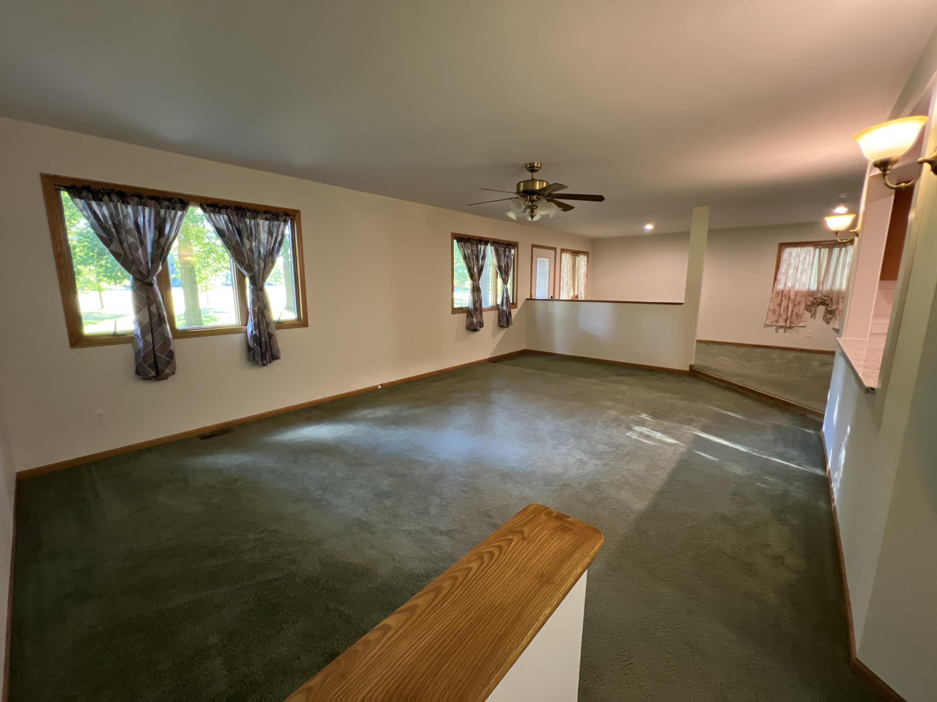 23568 Bohn Road Belleville, MI 48111 - Photo 8 of 51 Family Room - Dining Area