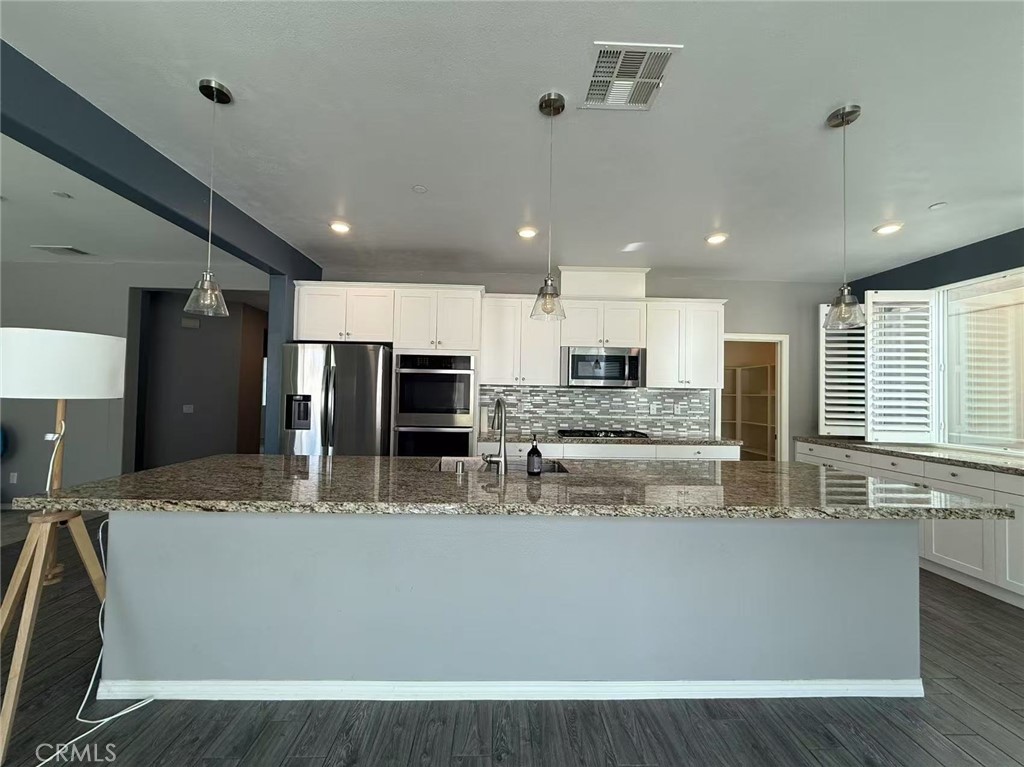 26055 Plumcot Drive Corona, CA 92883 - Photo 7 of 22