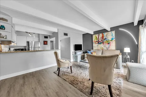 $220,000 | 2124 Northeast 5th Avenue, Unit 212, Wilton Manors, FL 33305