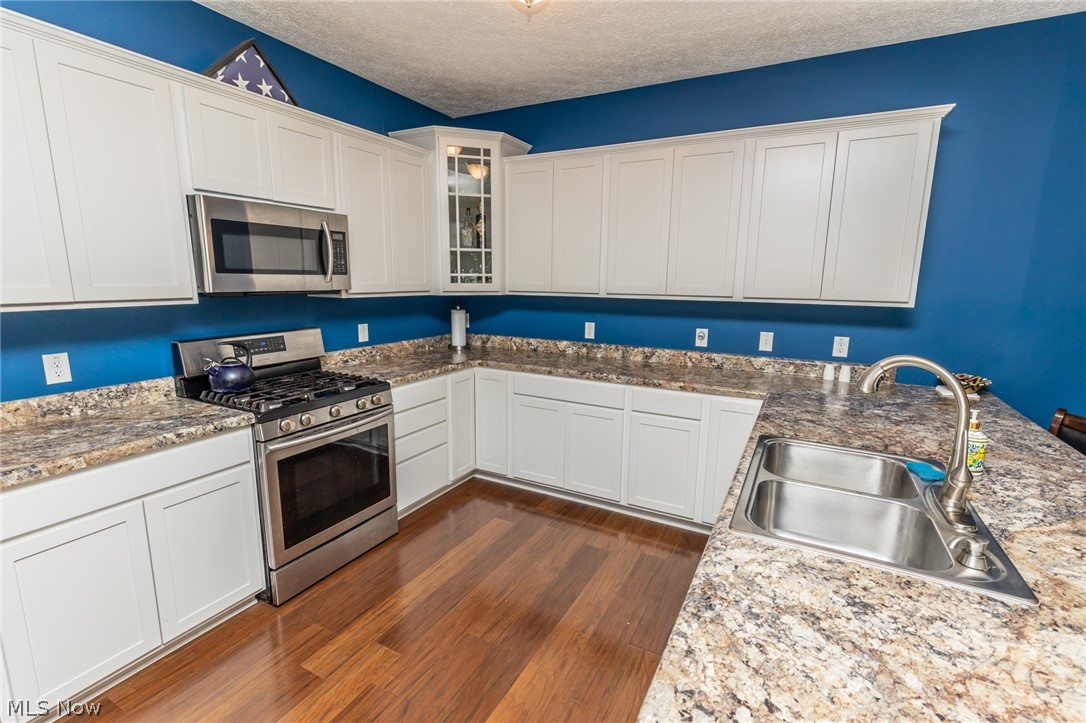 39094 Case Road Avon, OH 44011 - Photo 10 of 33 Kitchen