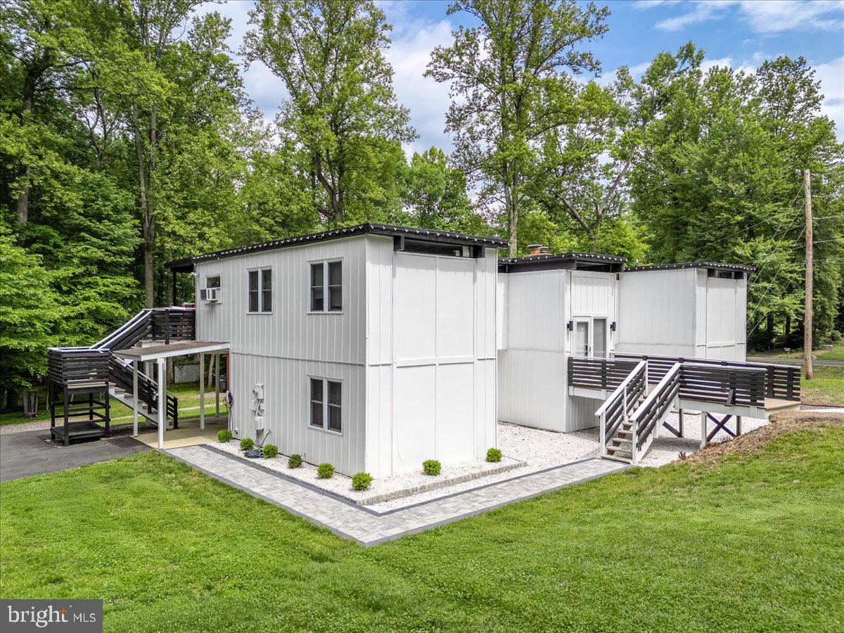 7200 Ridgeway Drive Manassas, VA 20112 - Photo 1 of 33 Welcome to 7200 Ridgeway Dr!
