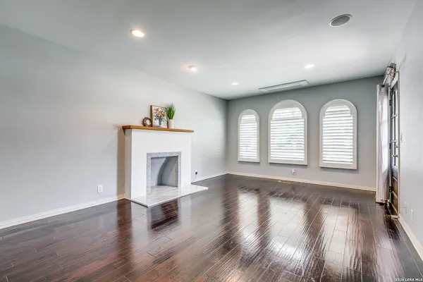 $2,500 | 1714 West Summit, San Antonio, TX 78201