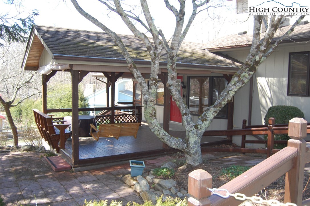 14 Briar Road Newland, NC 28657 - Photo 2 of 37