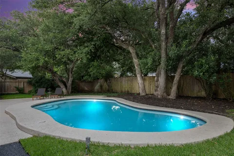 $1,075,000 | 8805 Point W Drive, Austin, TX 78759