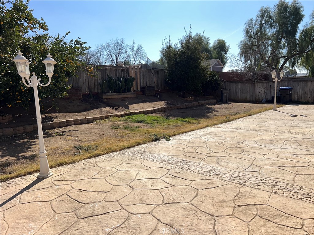 926 Hardwick Avenue Beaumont, CA 92223 - Photo 23 of 29 a view of a backyard