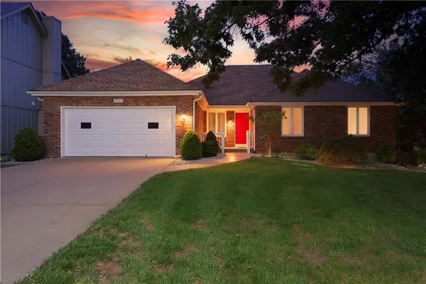 $395,000 | 8533 Constance Street, Lenexa, KS 66215