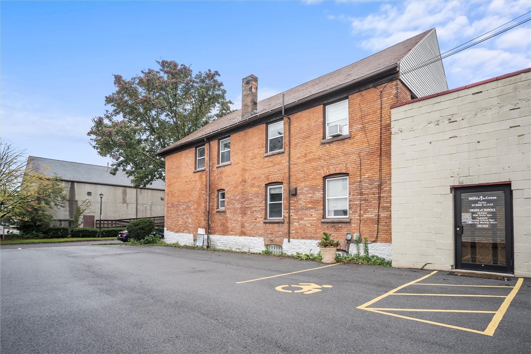 74 Richmond Street Rochester, NY 14607 - Photo 3 of 47