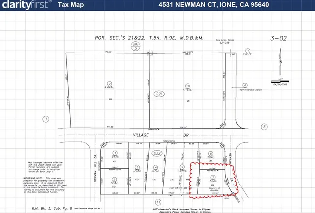 a picture of a room with a bench