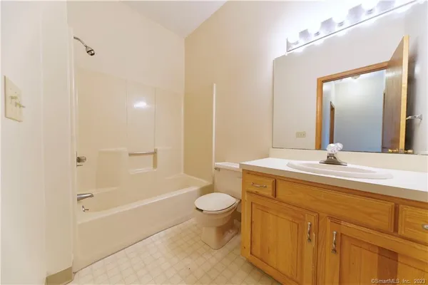 $2,450 | 107 Ivy Lane, Unit 107, South Windsor, CT 06074