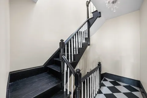 $740,000 | 1 St Charles Street, Unit 3, Boston, MA 02116