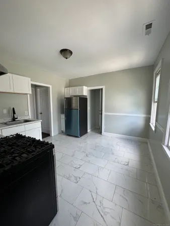 $2,000 | 63 Lombard Street, Unit 3, New Haven, CT 06513