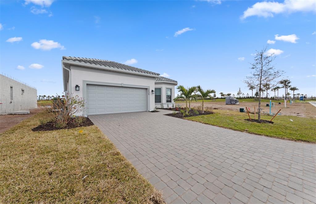 4835 Ivy Pearl Way Lakewood Ranch, FL 34211 - Photo 2 of 33