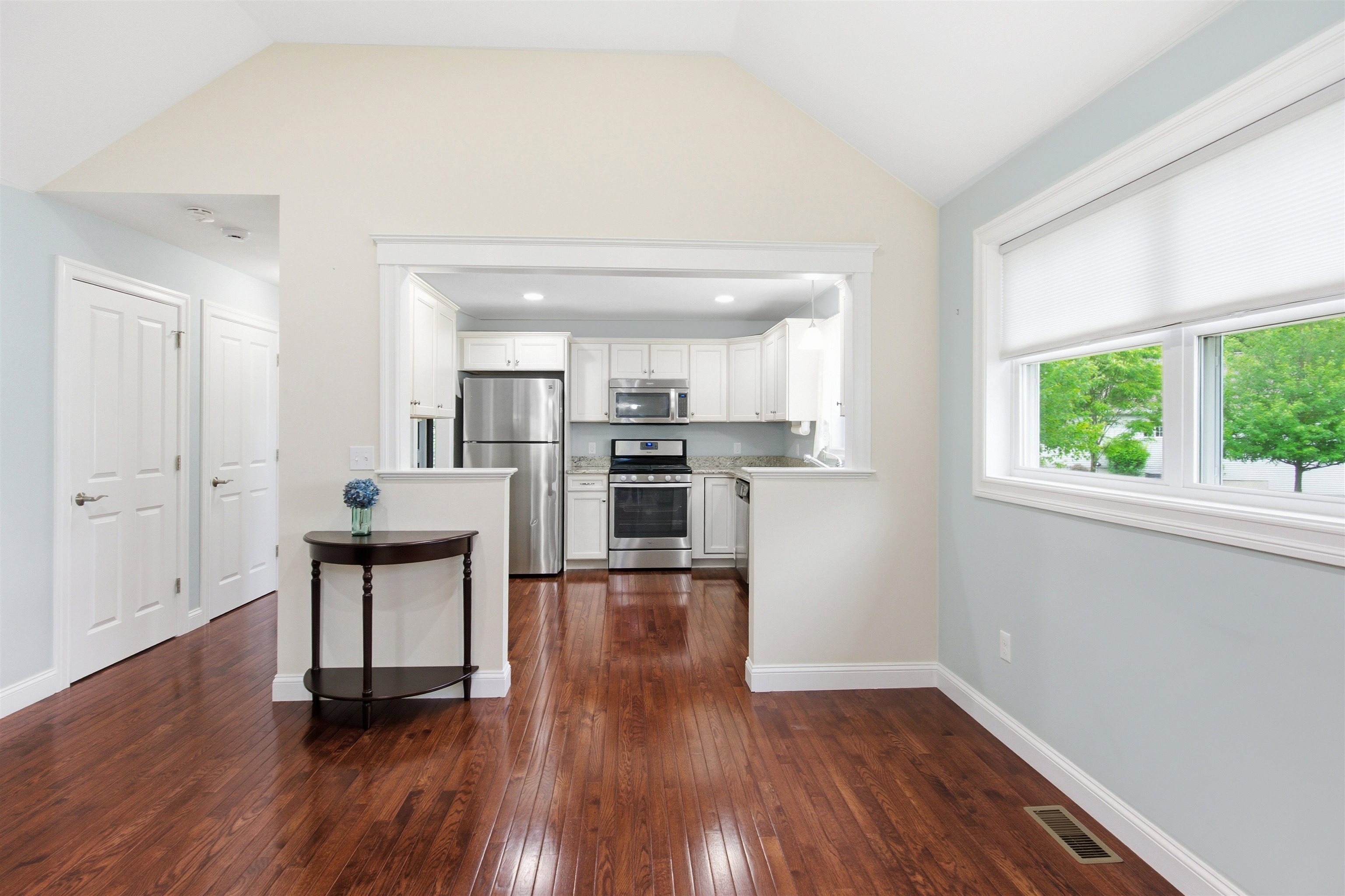19 Furnival Road Nashua, NH 03064 - Photo 8 of 35 Gallery Image 8