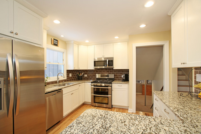 720 41st Street Downers Grove, IL 60515 - Photo 5 of 20