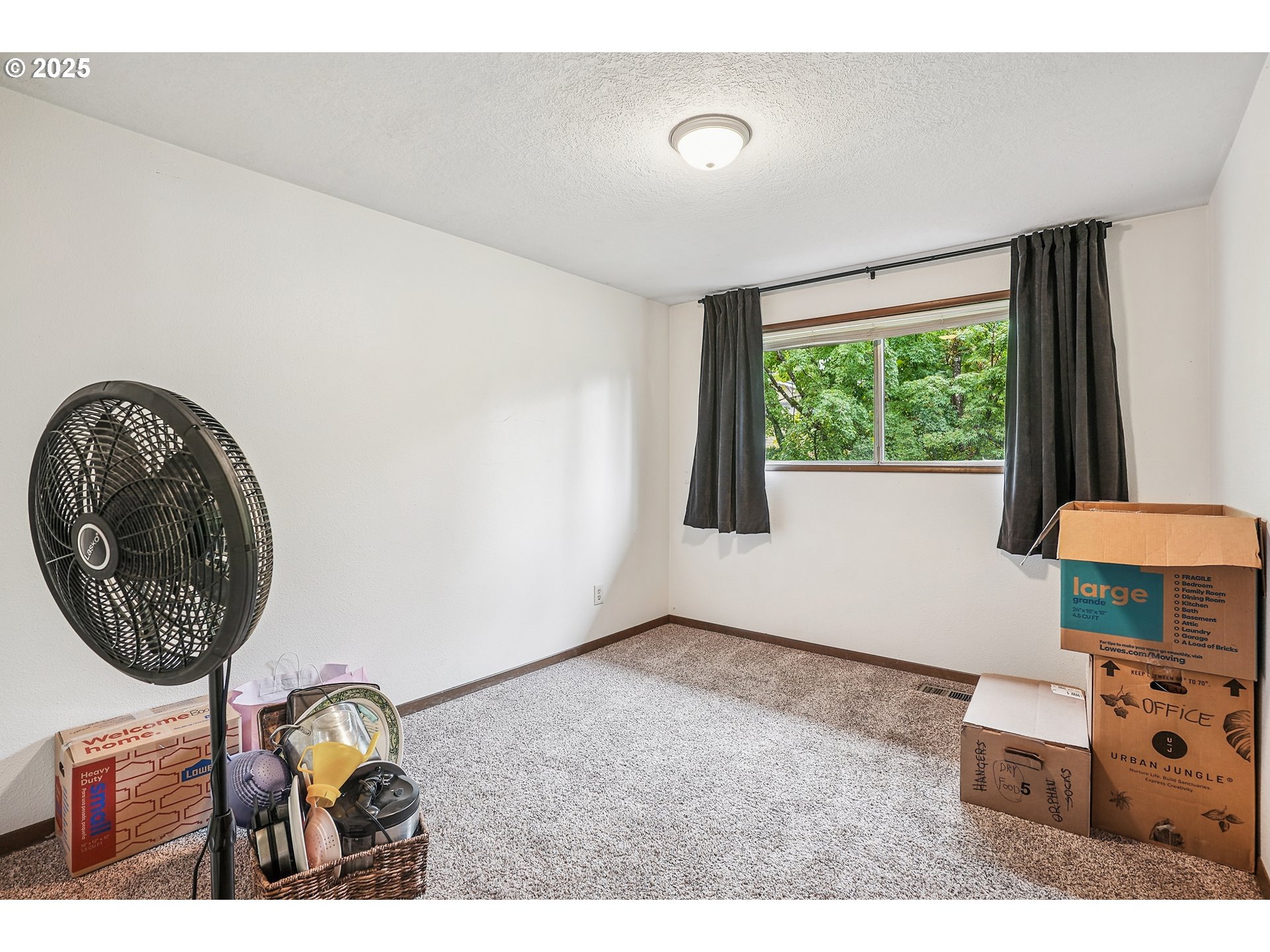 1834 Southwest Miles Street Portland, OR 97219 - Photo 14 of 42