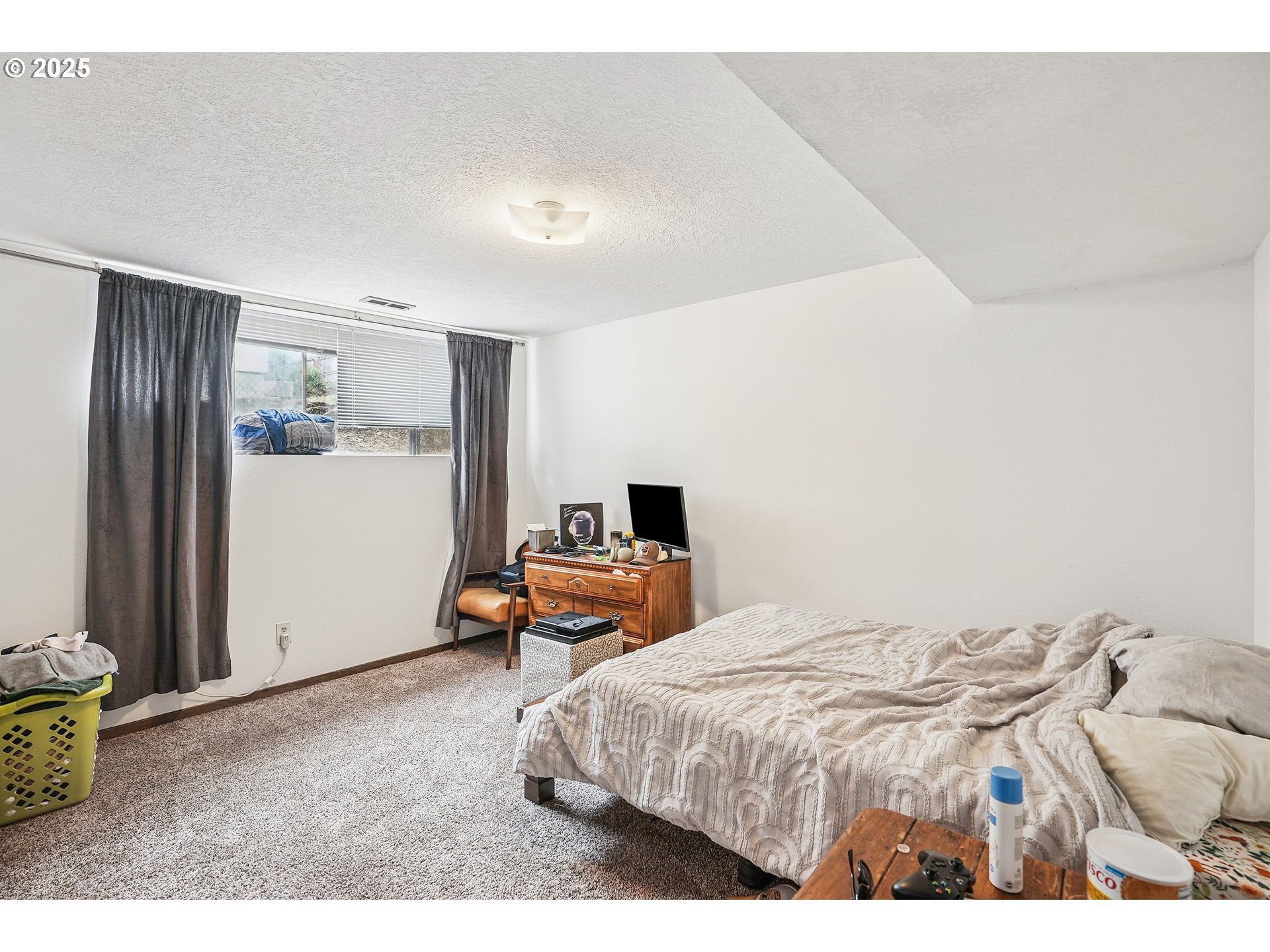 1834 Southwest Miles Street Portland, OR 97219 - Photo 21 of 42