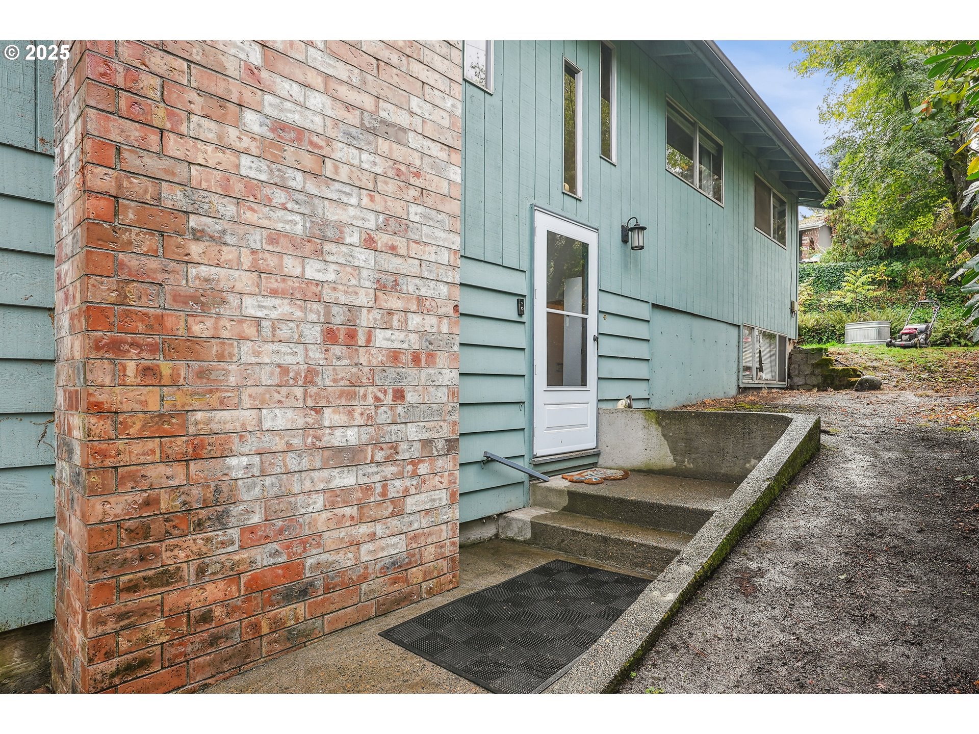 1834 Southwest Miles Street Portland, OR 97219 - Photo 28 of 42