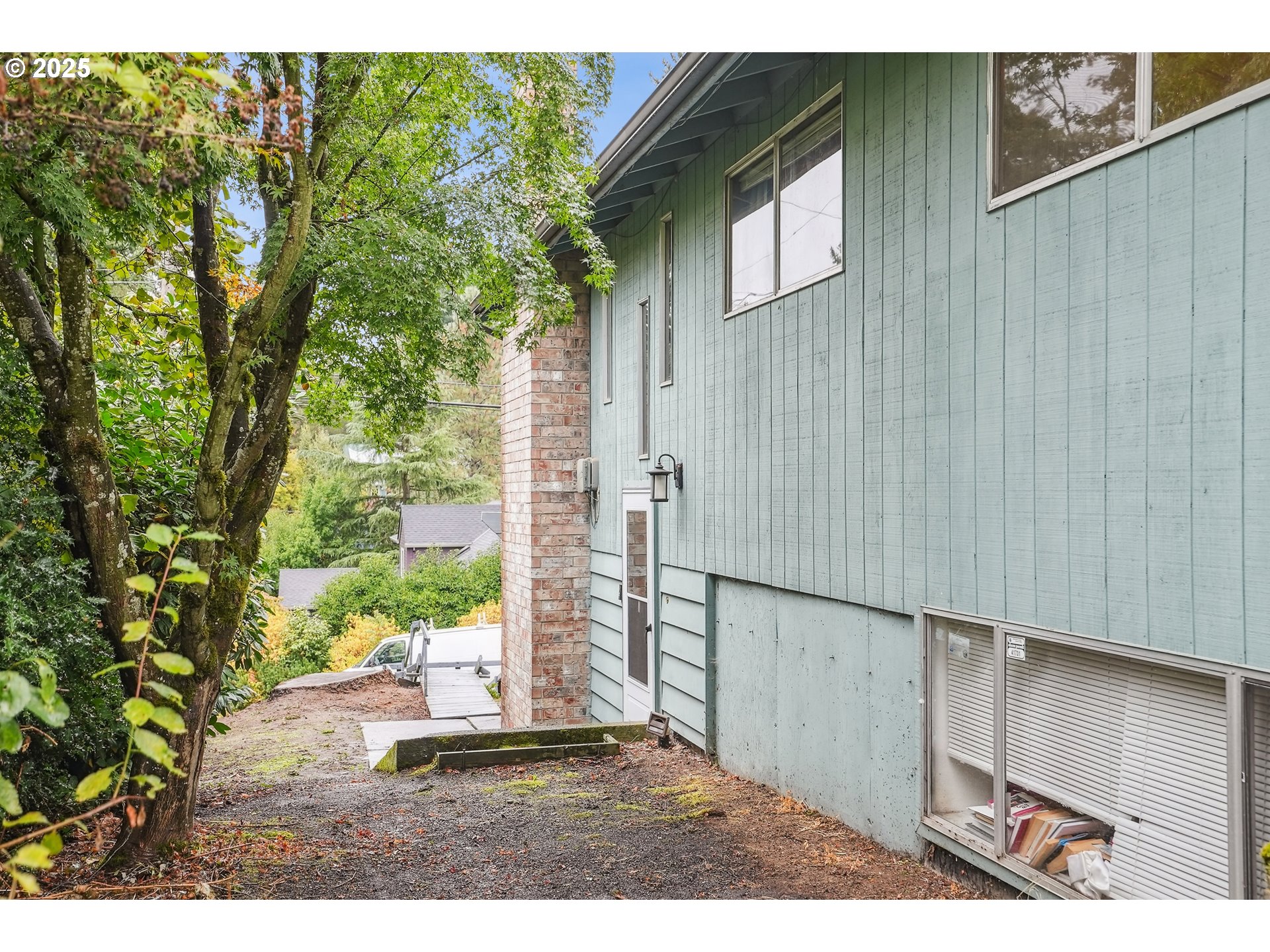 1834 Southwest Miles Street Portland, OR 97219 - Photo 30 of 42