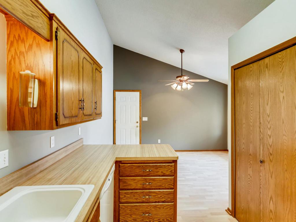 14620 Embry Path Apple Valley, MN 55124 - Photo 6 of 24 Gallery Image 6