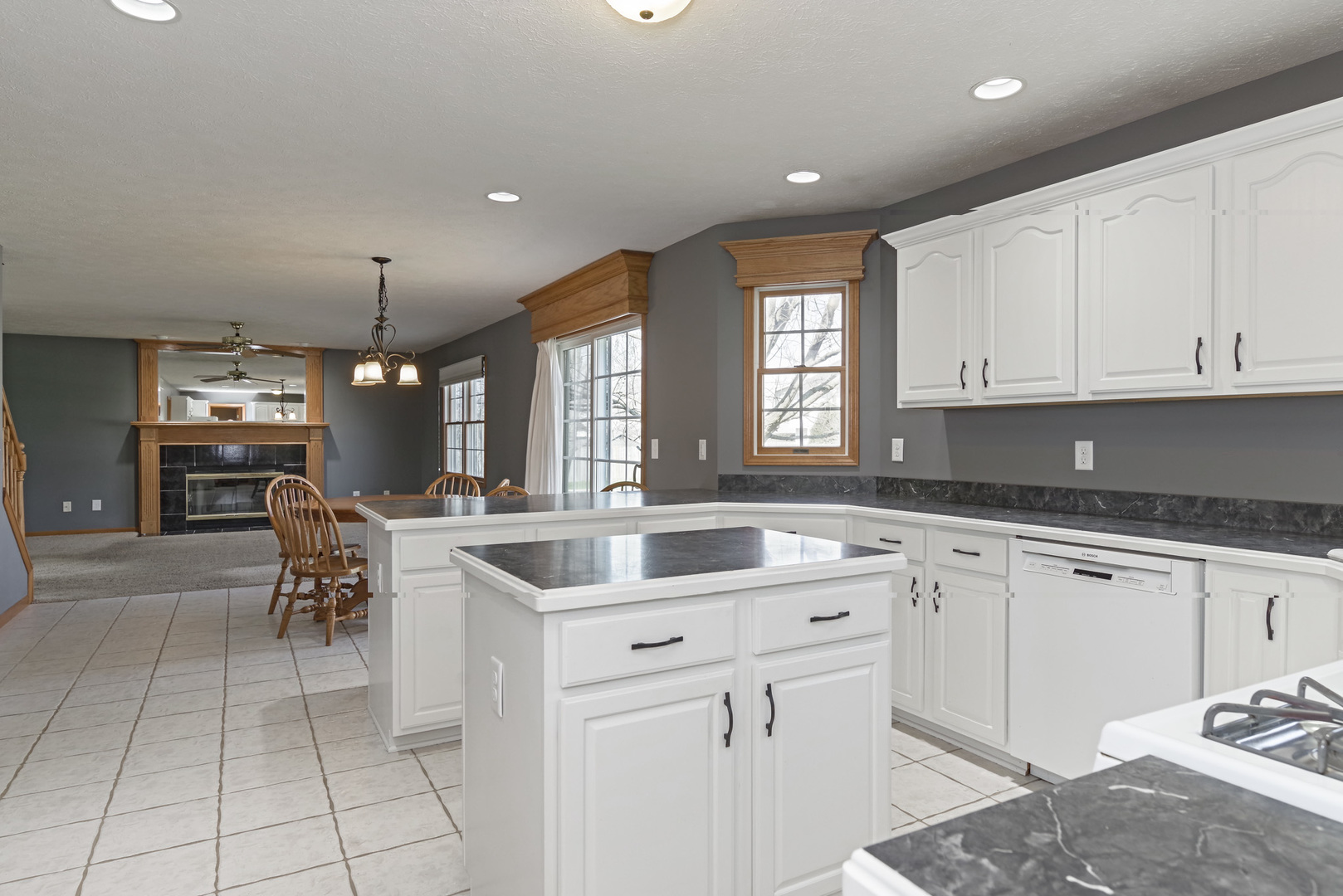 3138 Auburn Road Bloomington, IL 61704 - Photo 17 of 102