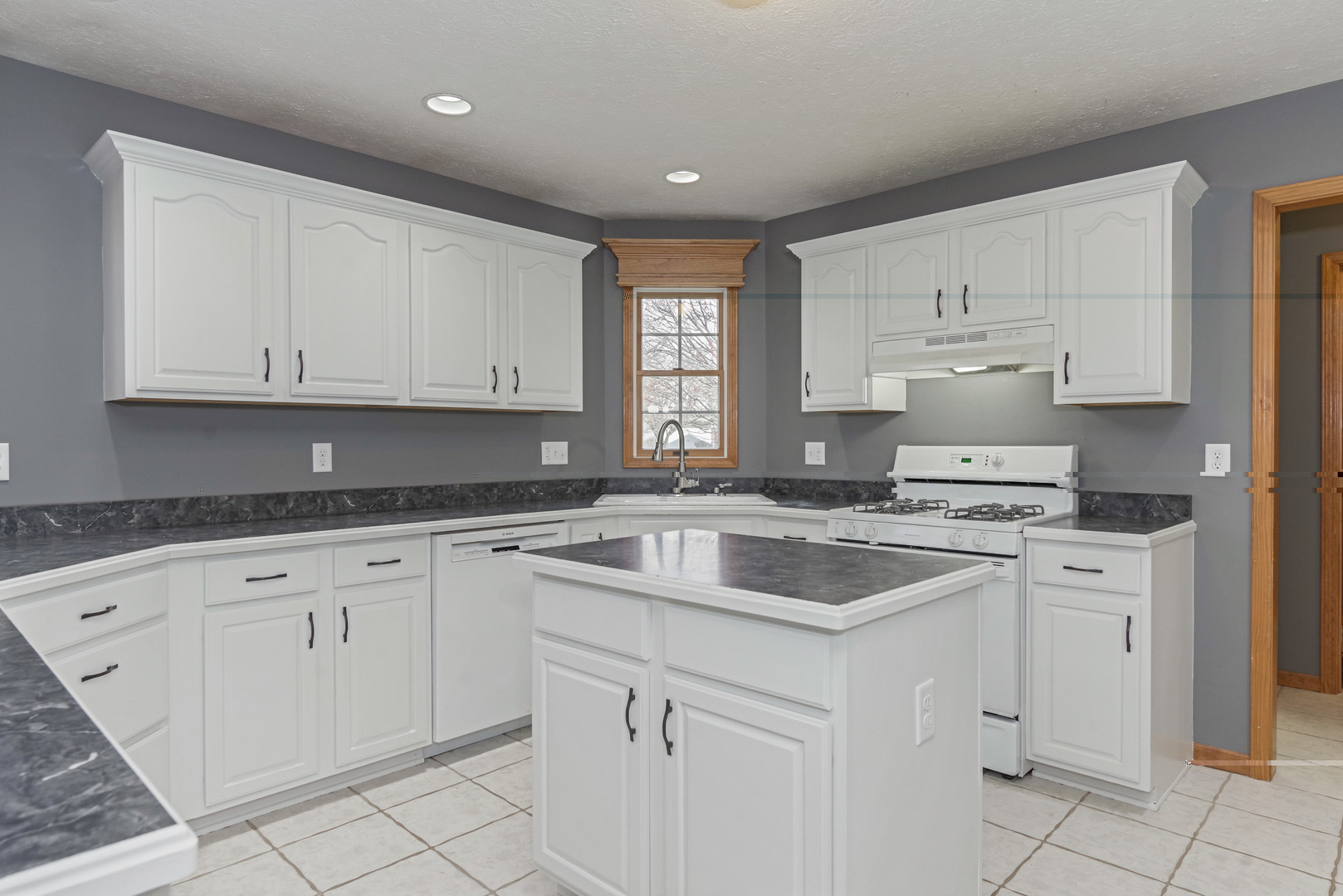 3138 Auburn Road Bloomington, IL 61704 - Photo 22 of 102