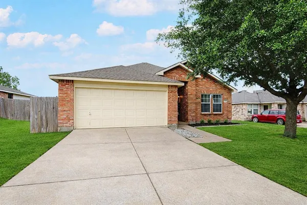 $275,000 | 321 Briar Oaks Drive, Royse City, TX 75189