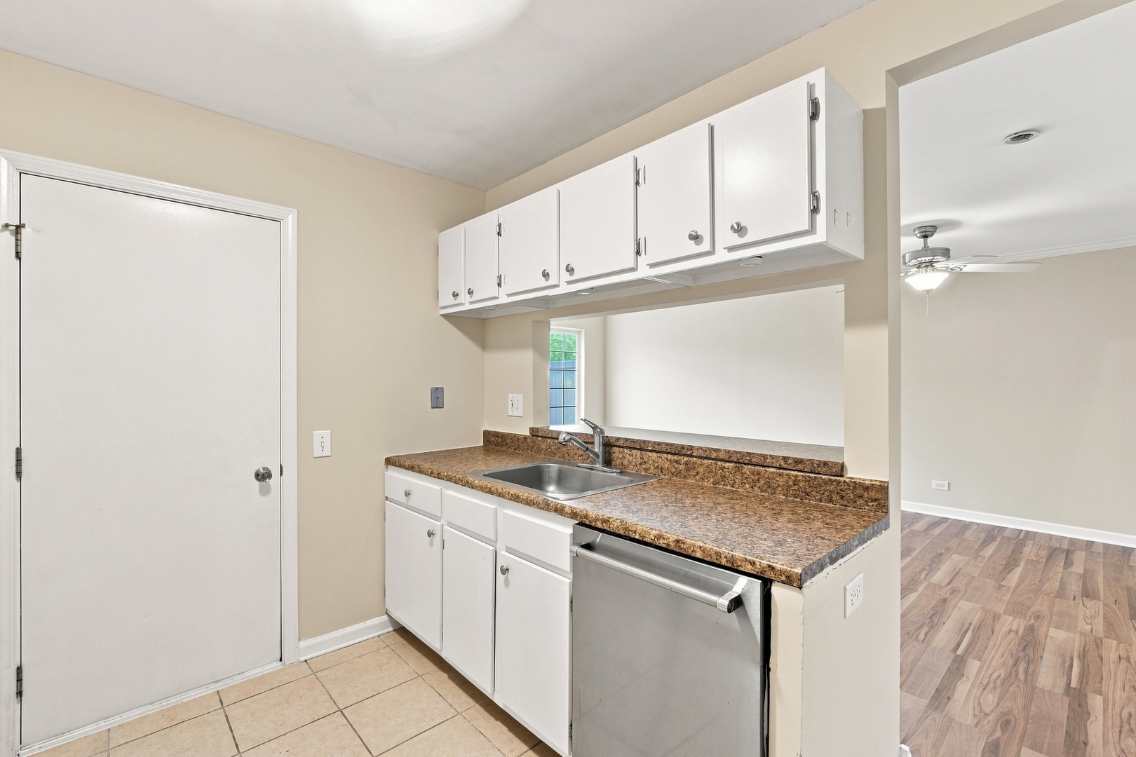 1424 Normantown Road Naperville, IL 60564 - Photo 10 of 23 Gallery Image 10