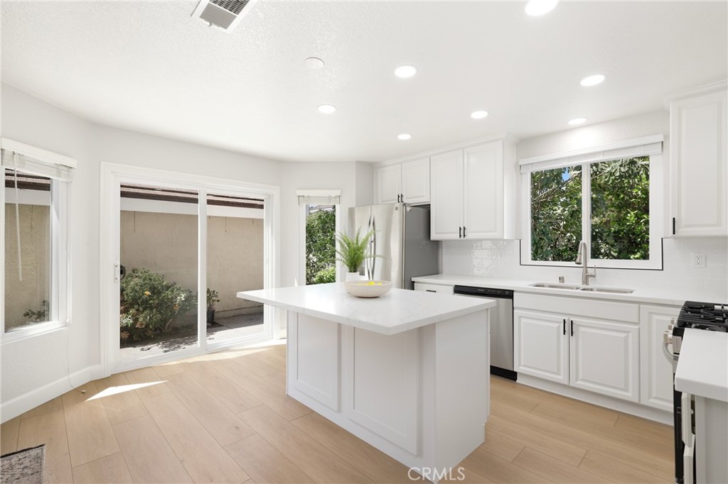 226 Greenmoor Irvine, CA 92614 - Photo 14 of 56