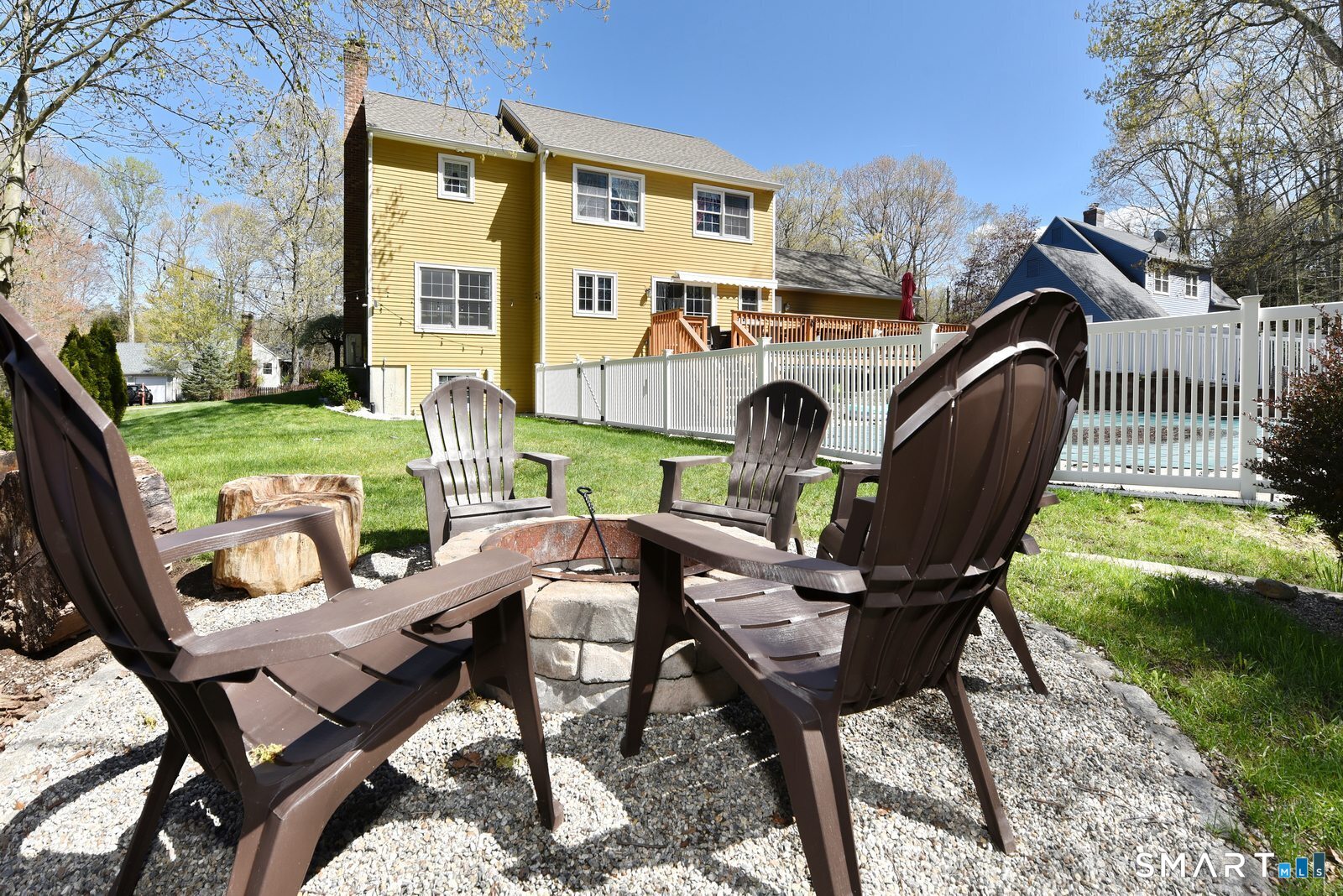 31 North Maple Street East Hampton, CT 06424 - Photo 38 of 38 a view of a chairs and table in the patio