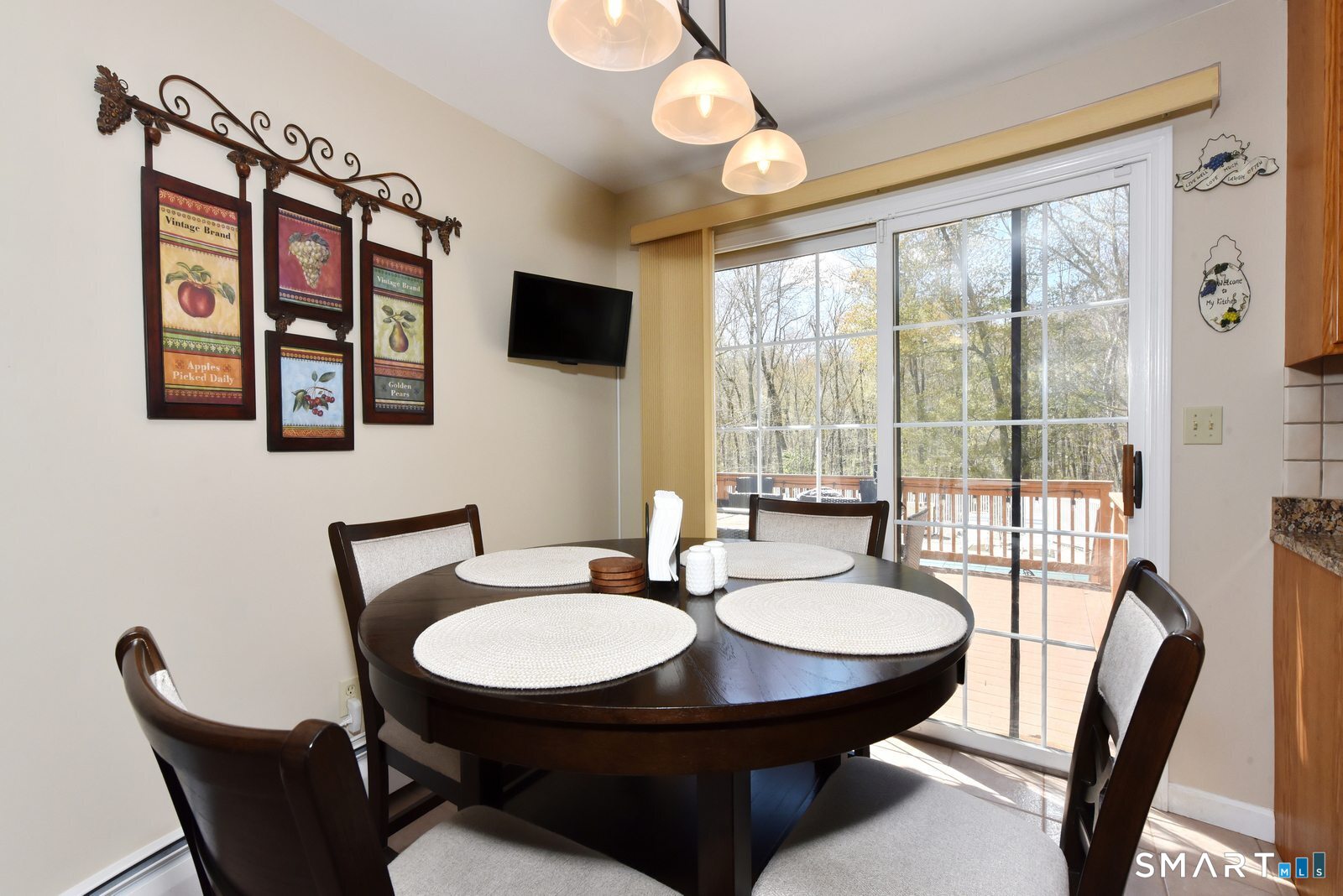31 North Maple Street East Hampton, CT 06424 - Photo 6 of 38 a dining room with furniture and window view