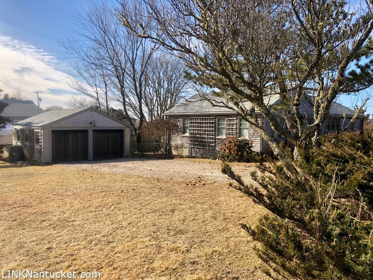 8 M Street Nantucket, MA 02554 - Photo 4 of 20