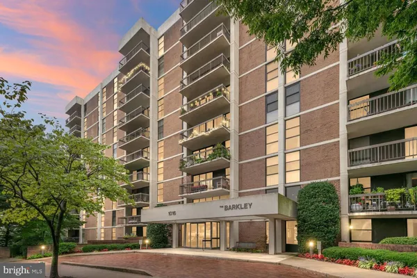 $499,000 | 1016 South Wayne Street, Unit 302, Arlington, VA 22204
