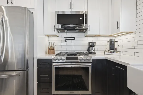 $1,599,000 | 2354 Chalcedony Street, San Diego, CA 92109