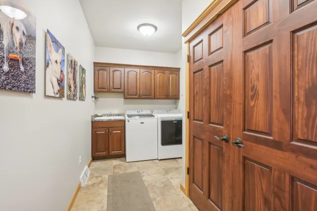 $675,000 | 3811 Riege, Deerfield, WI 53531