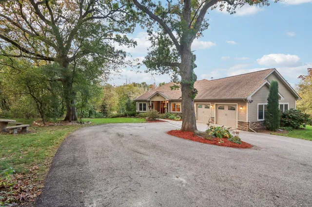 $675,000 | 3811 Riege, Deerfield, WI 53531