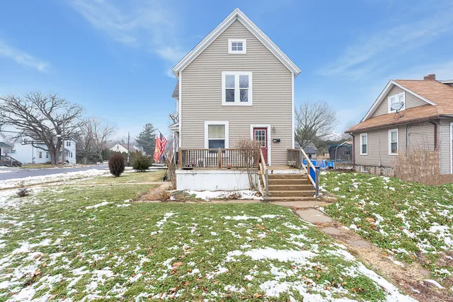 $289,000 | 118 West Donovan Avenue, Woodstock, IL 60098