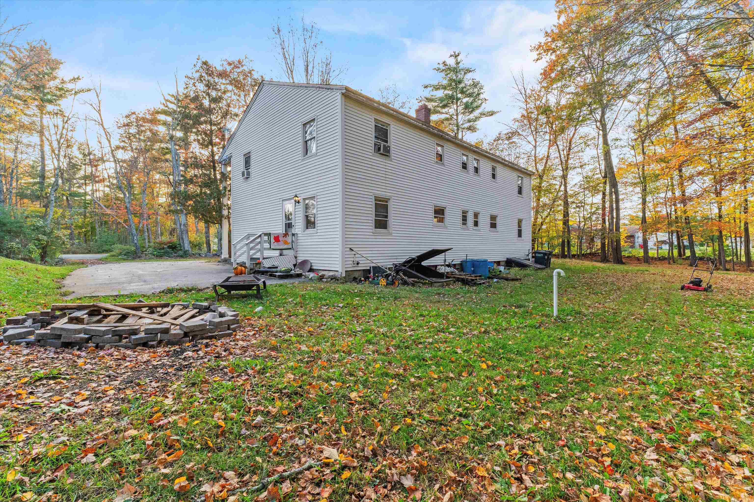 570 Hooksett Road Auburn, NH 03032 - Photo 45 of 59