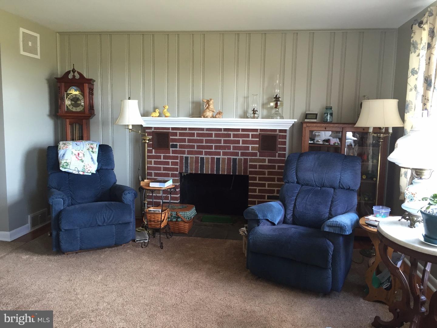 402 Upper Stump Road Chalfont, PA 18914 - Photo 5 of 19 Living Room