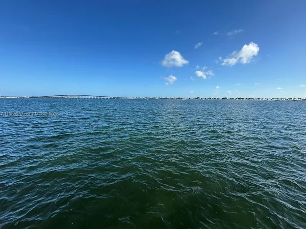 $595,000 | 1901 Brickell Avenue, Miami, FL 33129