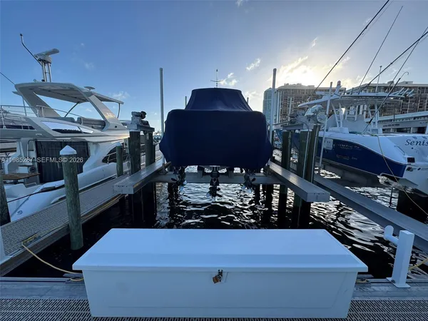 $595,000 | 1901 Brickell Avenue, Miami, FL 33129