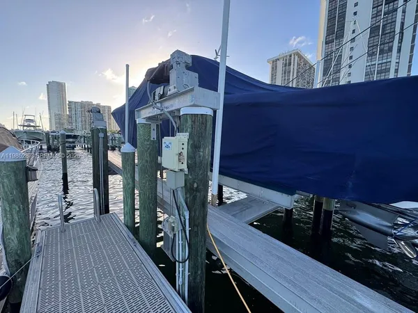 $595,000 | 1901 Brickell Avenue, Miami, FL 33129