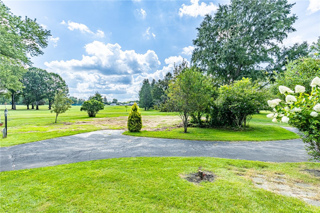 1744 Jackson Road Penfield, NY 14526 - Photo 4 of 50 Gallery Image 4