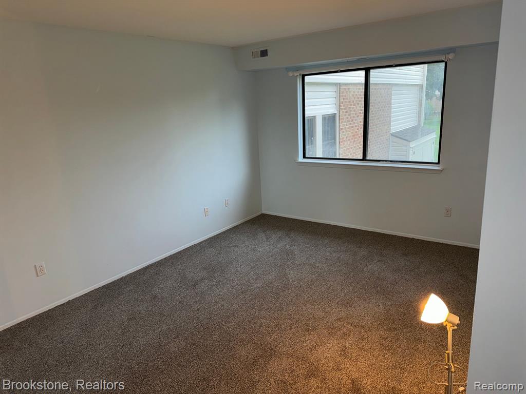 30056 West 12 Mile Road, Unit 77 Farmington Hills, MI 48334 - Photo 7 of 15