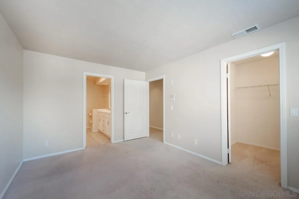 2836 Torrey Pines Road La Jolla, CA 92037 - Photo 24 of 35 an empty room with closet area