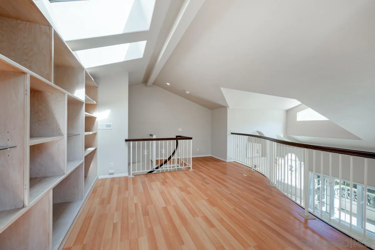 2836 Torrey Pines Road La Jolla, CA 92037 - Photo 31 of 35 a view of entryway with wooden floor