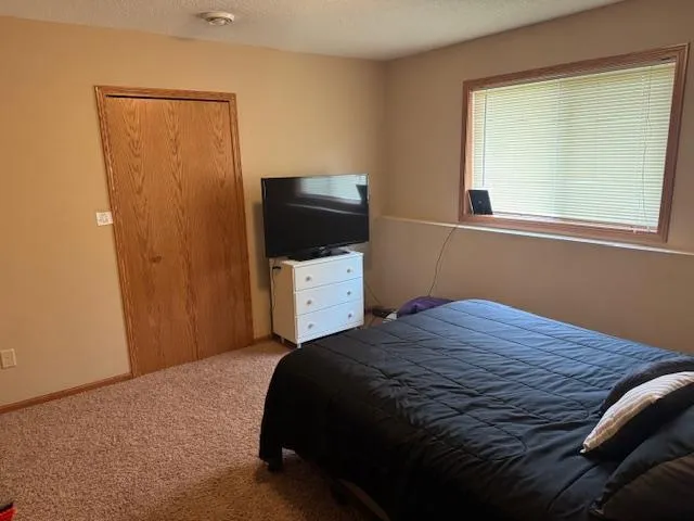 $1,995 | 300 21st Avenue Southwest, Cambridge, MN 55008