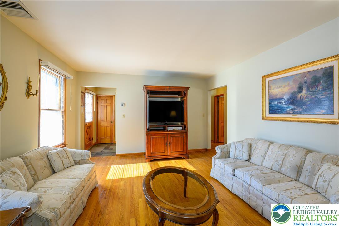 1735 Greenleaf Street Bethlehem, PA 18017 - Photo 16 of 48