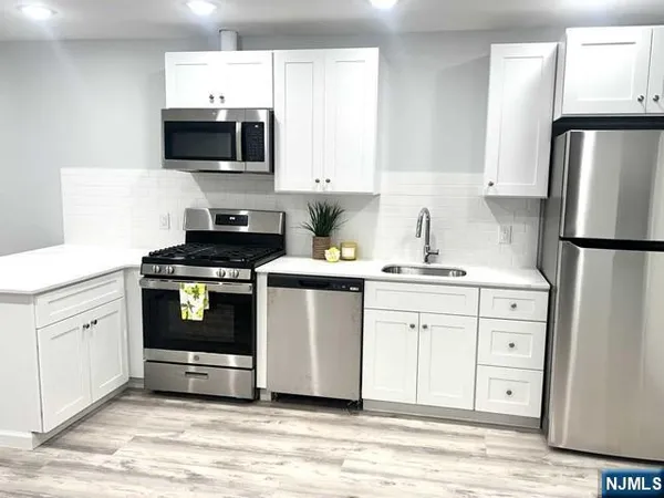 $2,200 | 48 Spruce Avenue, Unit 105, Ridgefield Park, NJ 07660